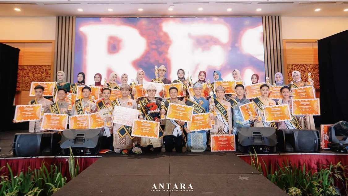Malam Penganugerahan Putera Puteri UM Palembang 2025 — foto 3